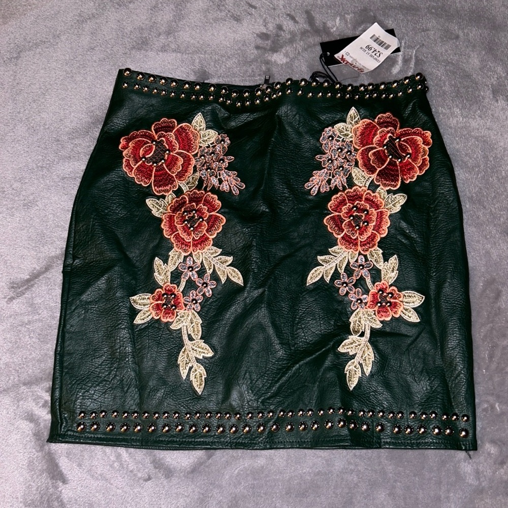 Romeo + Juliet Couture Faux Leather Skirt Womens S Studded Embroidered Skirt NWT